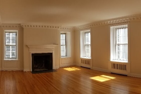 Foto principal - 70 E Scott St
