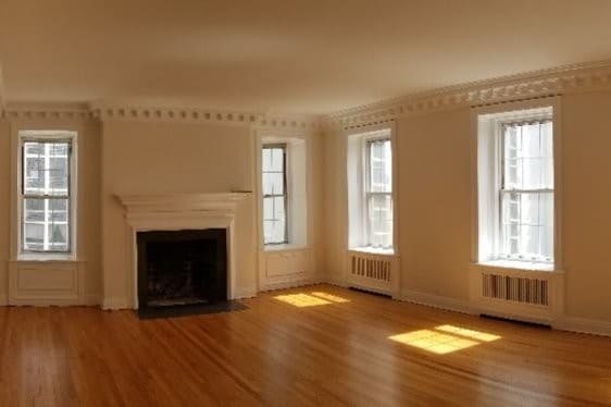 Primary Photo - 70 E Scott St