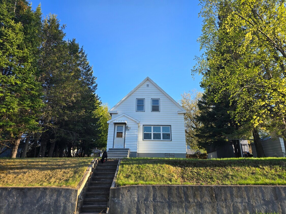 Primary Photo - 1024 Heights St