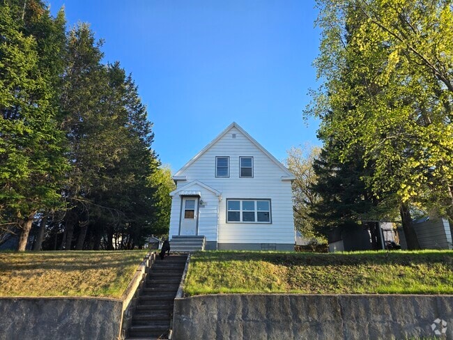 Building Photo - 1024 Heights St