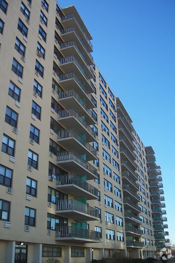 10620 Shore Front Pky Apartments in Far Rockaway, NY