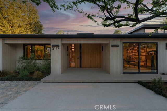 Foto del edificio - 3187 Oakdell Rd