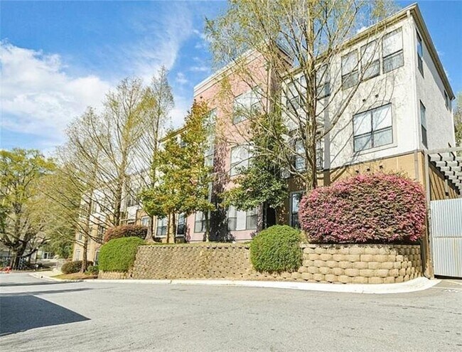 Foto del edificio - 821 Ralph McGill Blvd NE