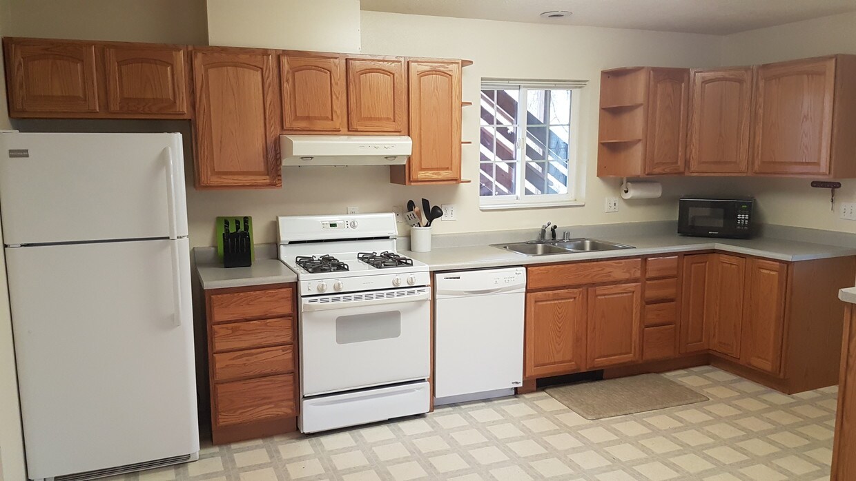 Foto principal - 16530 Mercy Dr