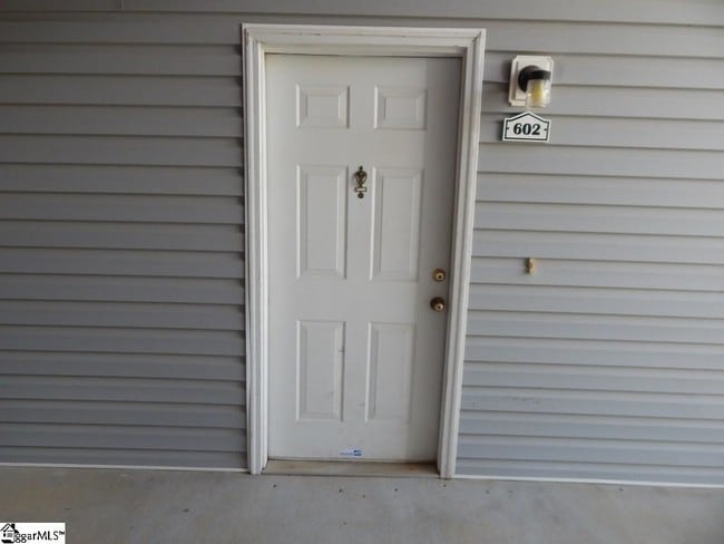 Building Photo - 602 Pelham Square Way