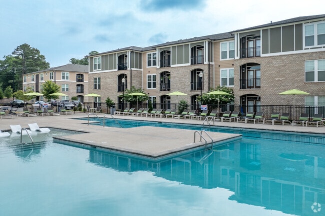 Building Photo - Magnolia South