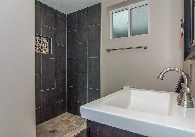 Foto del edificio - 6007 Ginger St