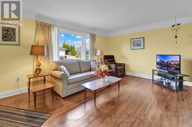 Building Photo - 5428 Inglis Dr