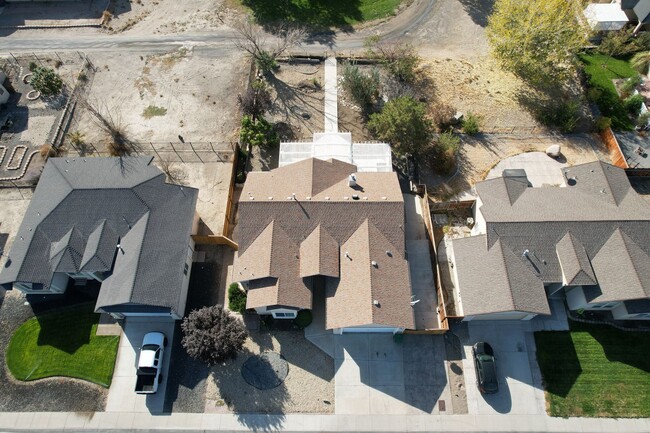 Building Photo - 3-bedroom home in Desert Lakes Golf Community
