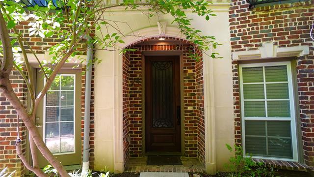 Building Photo - 3200 Ross Ave