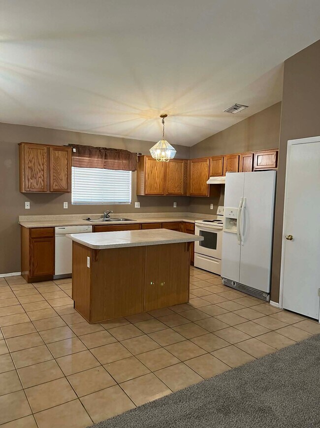 Foto del edificio - 8855 N Moonfire Dr