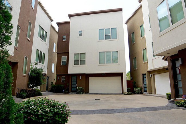Building Photo - 1533 Malone St