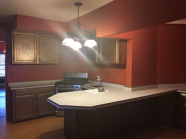 Building Photo - Amazing 3 Bed Home in Villa Park