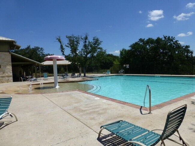 Foto del edificio - 11301 Shallow Water Rd