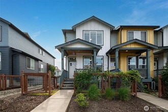 Building Photo - 4215 Spire Dr