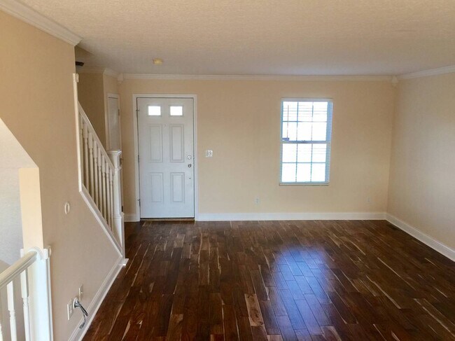 Building Photo - 516 Autumn Ridge Cir