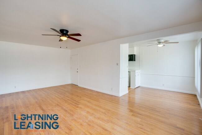 Building Photo - 12310 Chandler Blvd