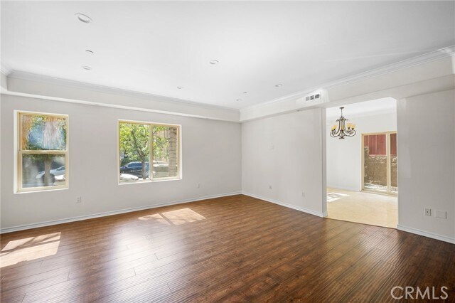 Foto del edificio - 345 W Loraine St