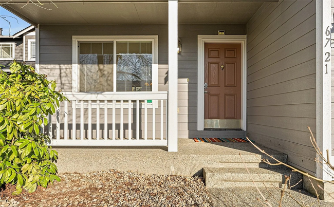 Building Photo - Open and Spacious Puyallup Home! Apply Now