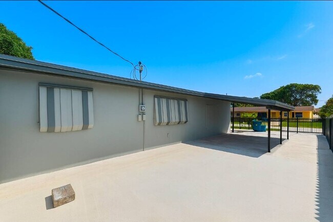 Building Photo - 18730 NW 29th Pl