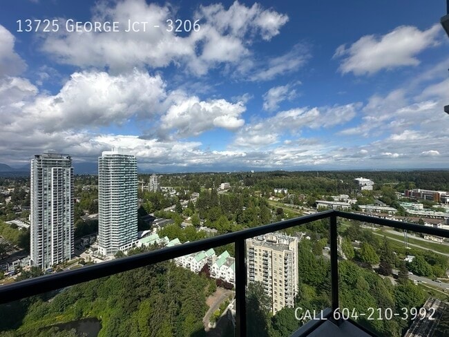 Building Photo - Views from the 32nd Floor