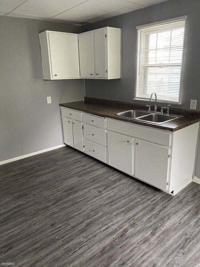 Building Photo - 2 br, 1 bath House - 449 W Stewart St