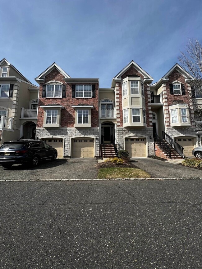 24 Mallard Pl Unit 24, Secaucus, NJ 07094 Condo for Rent in Secaucus