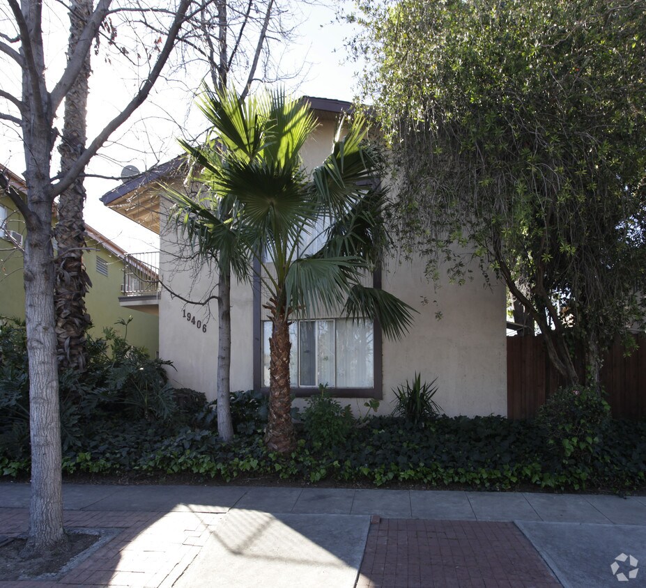 Foto del edificio - 19406 Gilmore St