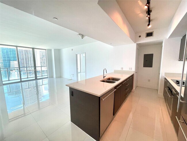 Foto del edificio - 500 Brickell Ave