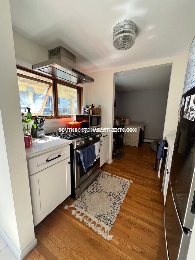 Foto del edificio - 207 W 3rd St