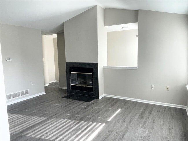 Building Photo - 152 Lindfield Cir