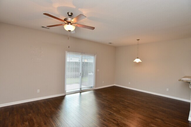 Foto del edificio - 45 Walker Ct