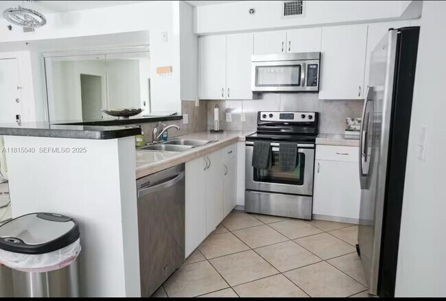 Foto del edificio - 19601 E Country Club Dr