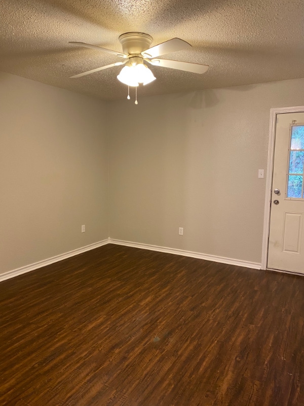 Building Photo - 3904 Wren Rowe Dr