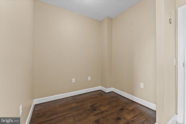 Building Photo - 3600 S Glebe Rd