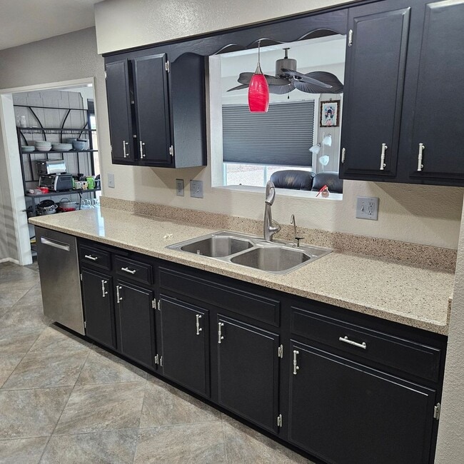 Building Photo - Cozy 2-bedroom Home in Sun City Community