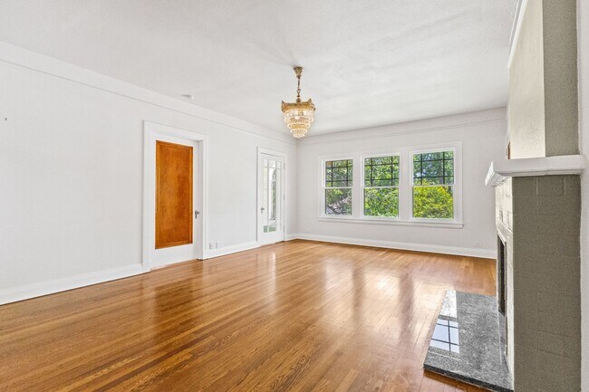 Foto del edificio - 2 Bed/2 Bath Duplex in Monte Vista Subdivi...