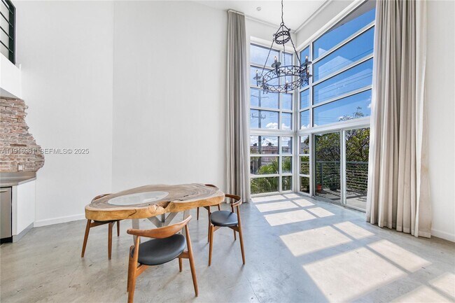 Foto del edificio - 7700 Collins Ave