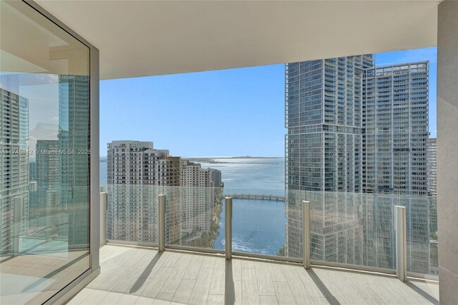 Foto del edificio - 300 Biscayne Blvd Way