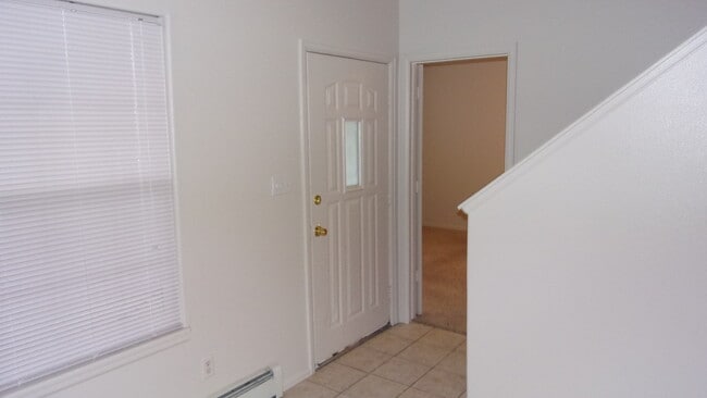 Building Photo - 3131 Perkins Dr