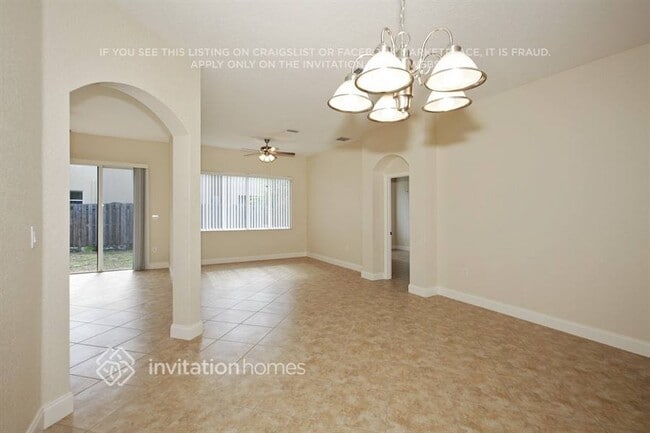 Building Photo - 859 SW 155th Ct
