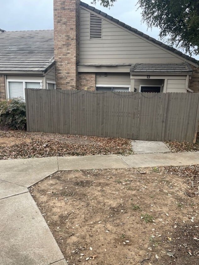 Photo - 1106 Brighton Dr #C, Arlington, TX 76012