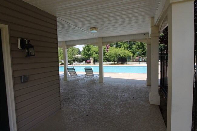 Building Photo - 3 Bed/2.5 Bath Home
