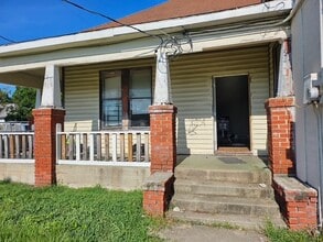 Building Photo - 2801 Chapman St