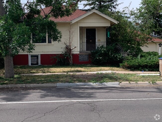 Building Photo - 608 E Lewis St