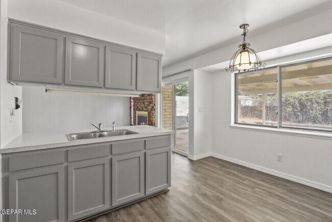 Building Photo - 10222 Dunbarton Dr