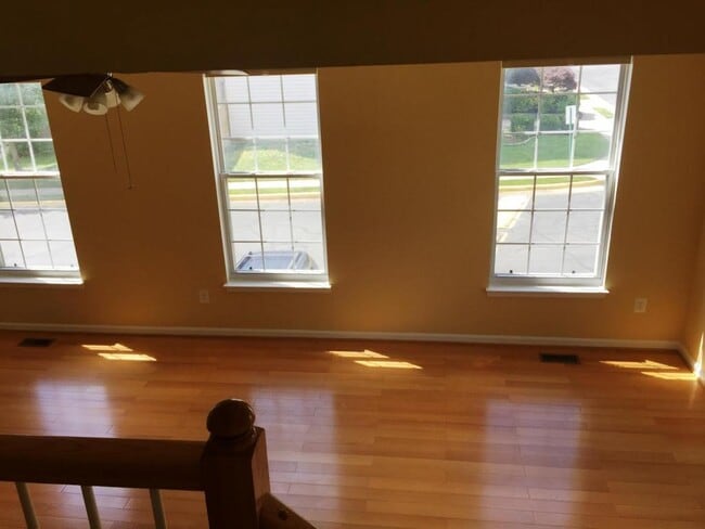 Building Photo - 2531 James Maury Dr