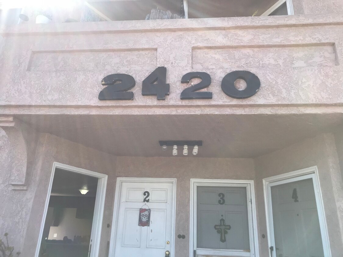 Front shot - 2422 E 7th St