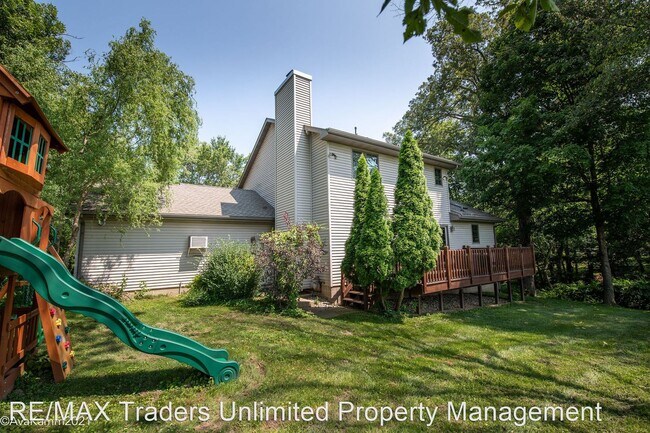 Building Photo - 9612 W Lake Lancelot Dr