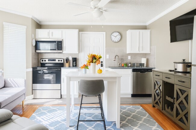 Foto del edificio - 4302 Foothills Dr